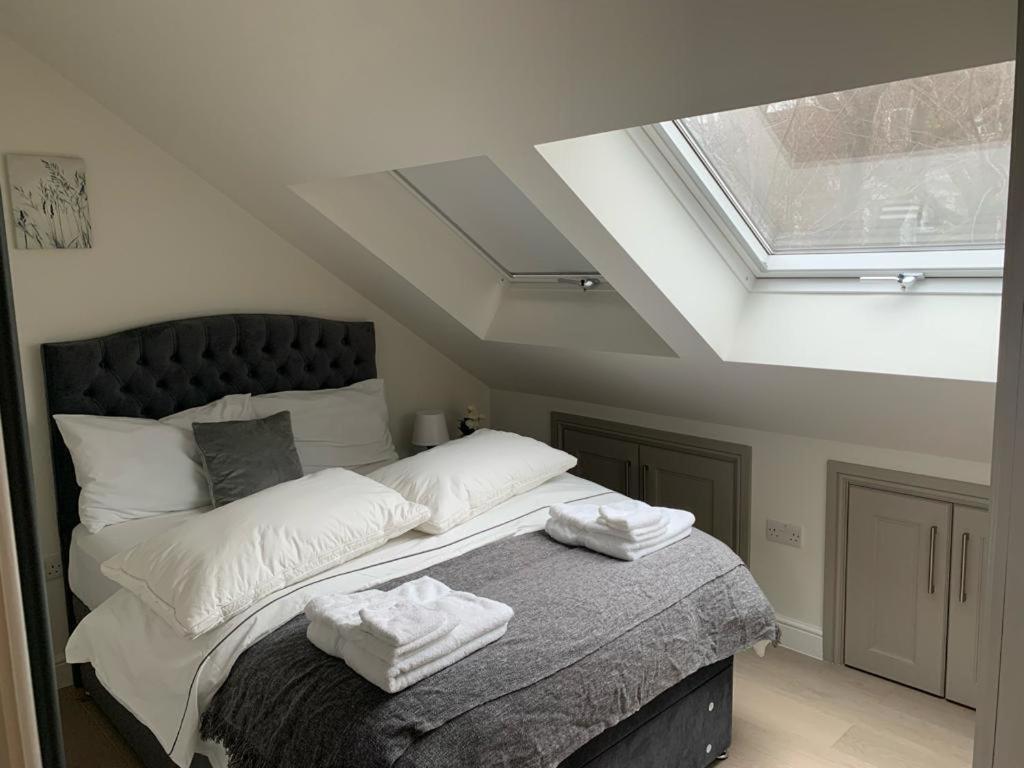 One Bedroom Apartment *